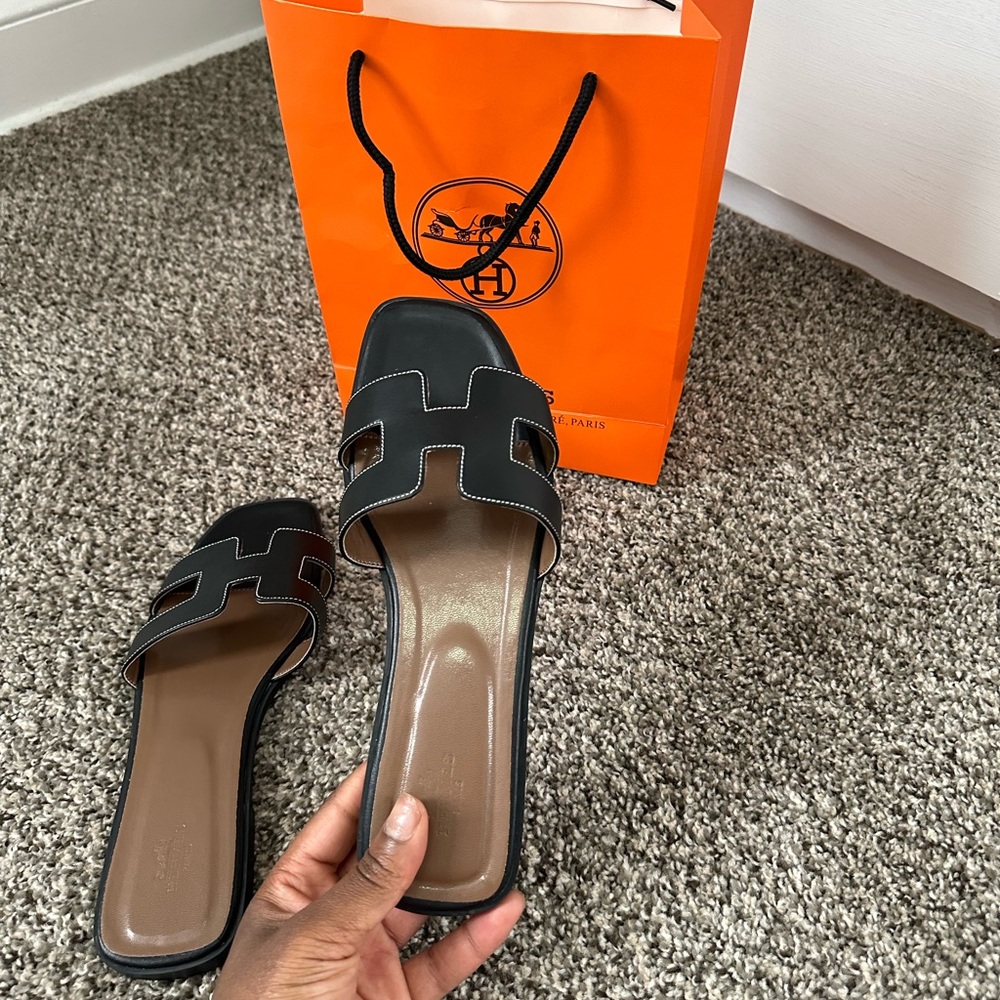 🤍Black Sandals🤍 - Picture 2 of 8